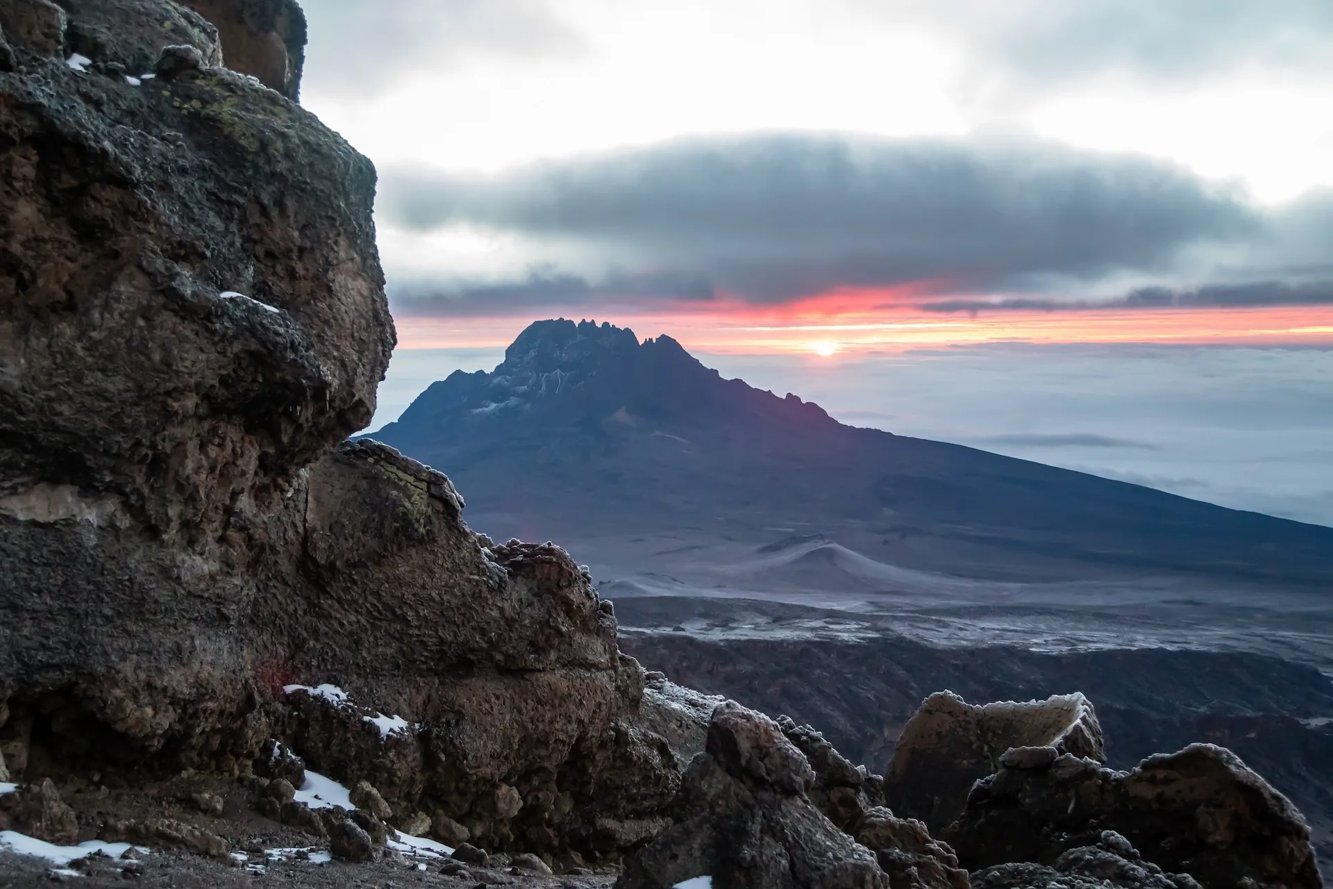 De grands panoramas sur le Kilimandjaro peuvent se dévoiler sur toutes les voies